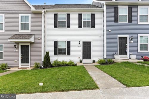 241 Colston Rd, CHARLES TOWN, WV, 25414-5859 | Card Image