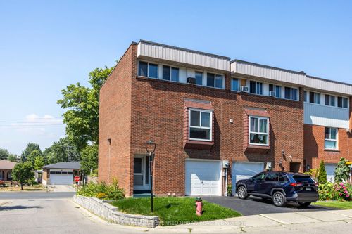 2 Sebastian Cabot Way, North York, ON, M3N2T3 | Card Image