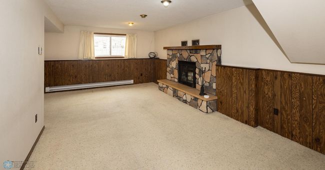 Family Room | Image 25