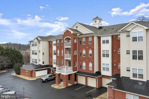 unit-104-9713 Handerson Pl, MANASSAS PARK, VA, 20111-7031 | Card Image