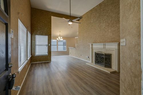 10611 Woodleaf Dr, Dallas, TX, 75227-7636 | Card Image