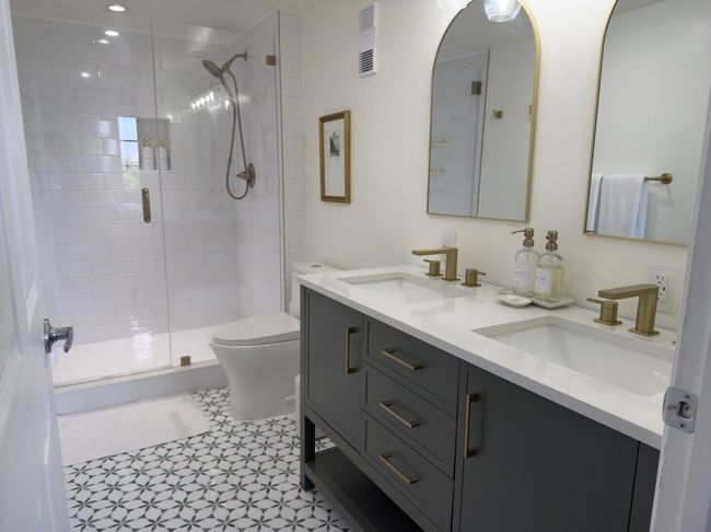 master bathroom | Image 9