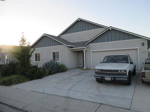 1573 Tannehill Dr, Manteca, CA, 95337-8052 | Card Image