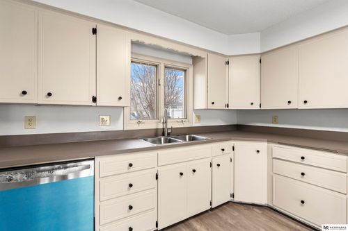 8612 S 38th Ave, Bellevue, NE, 68147-2204 | Card Image