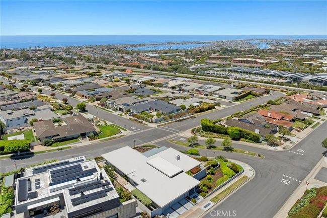 2701 Windover Dr, House other with 4 bedrooms, 3 bathrooms and 3 parking in Corona Del Mar CA | Image 43