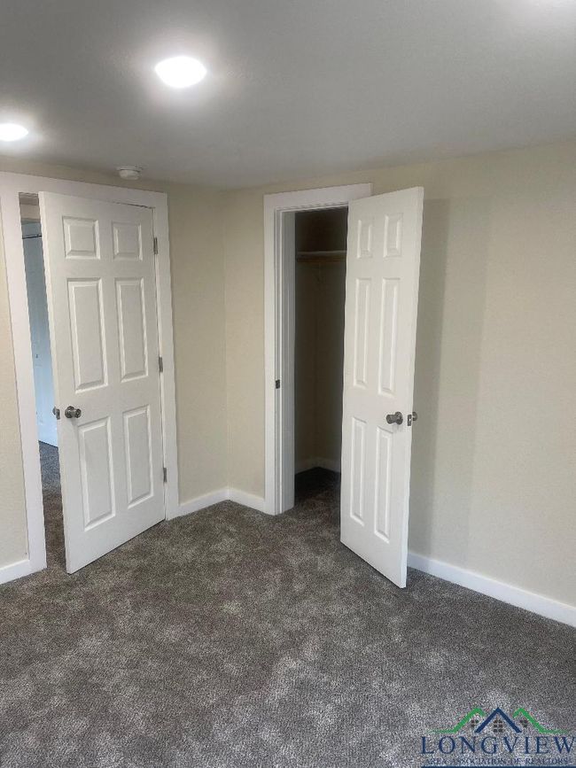 338 E Peters St, House other with 3 bedrooms, 2 bathrooms and null parking in De Kalb TX | Image 35