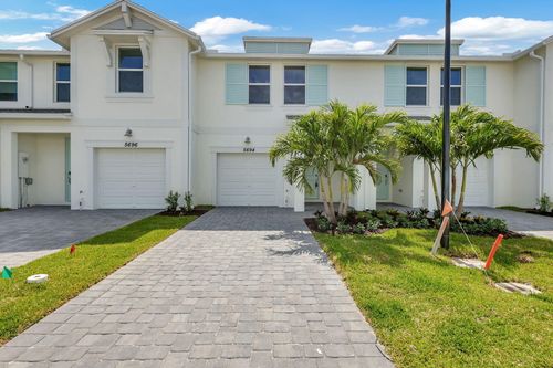 5694 Se Edgewater Cir, Stuart, FL, 34997-3500 | Card Image