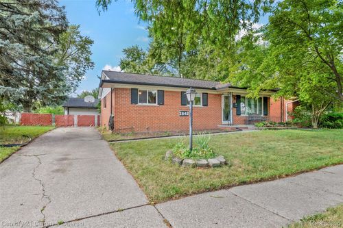 2842 Athena Dr, Troy, MI, 48083-2470 | Card Image