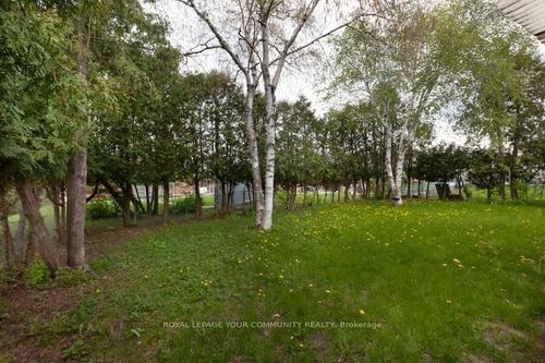 8 Stanwood Cres, North York, ON, M9M1Z9 | Card Image