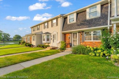 19413 Althea Court, Condo with 2 bedrooms, 1 bathrooms and null parking in Northville Twp MI | Image 2