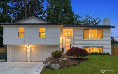 1529 172nd Pl Ne, Bellevue, WA, 98008-3114 | Card Image