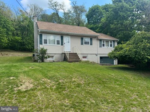 1045 Shoemakersville Rd, SHOEMAKERSVILLE, PA, 19555-9009 | Card Image