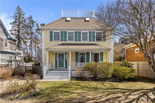 17 Bayside Ave, Newport, RI, 02840-1552 | Card Image