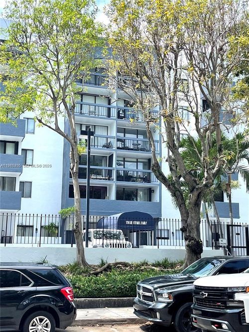 apt-203-2715 Tigertail Ave, Miami, FL, 33133-5340 | Card Image