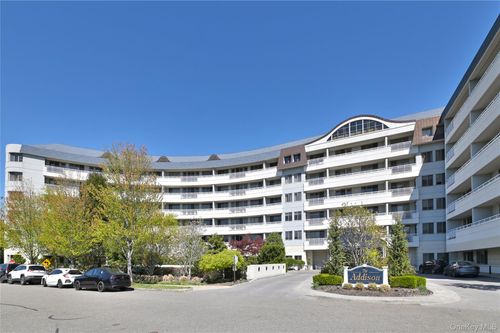 335-100 Harbor View Dr, Port Washington, NY, 11050-4719 | Card Image
