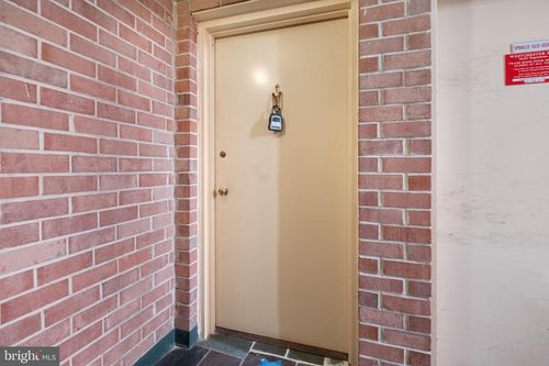 apt-t2-6028 Westchester Park Dr, COLLEGE PARK, MD, 20740-2830 | Card Image
