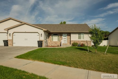 995 Edinburg Cir, Ammon, ID, 83406-4747 | Card Image