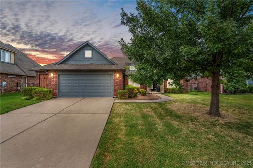 1624 Fargo St, Broken Arrow, OK, 74012-8471 | Card Image