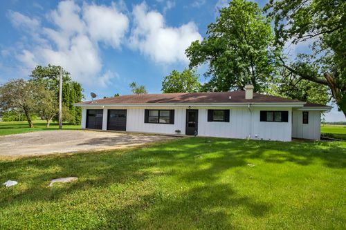 41W625 Us Highway 20, HAMPSHIRE, IL, 60140-8868 | Card Image