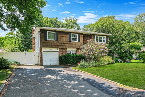 4 Dogwood Ave, Farmingville, NY, 11738-1711 | Card Image