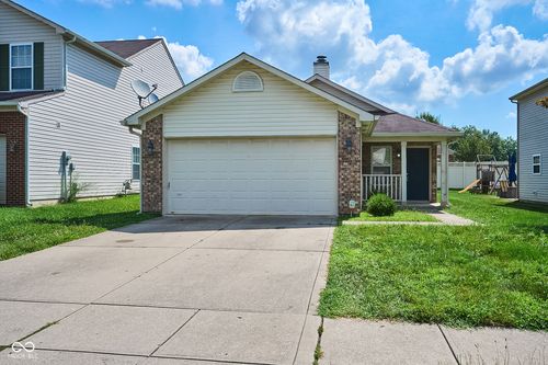 8015 Whitaker Valley Blvd, Indianapolis, IN, 46237-8524 | Card Image