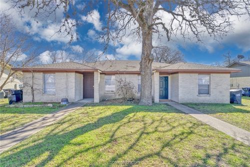 1306 Airline Dr, College Station, TX, 77845-5184 | Card Image