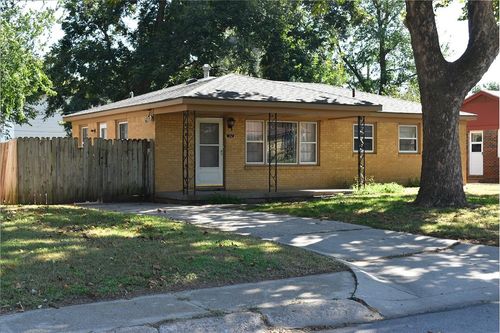 214 Stearns Ave, Haysville, KS, 67060-1550 | Card Image