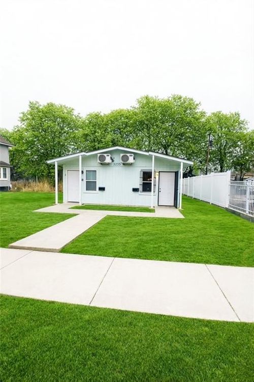 3235 College Ave, Kansas City, MO, 64128-2024 | Card Image