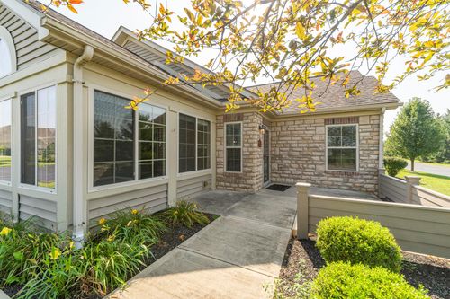 1295 Paddock Loop, Washington Court House, OH, 43160-8824 | Card Image