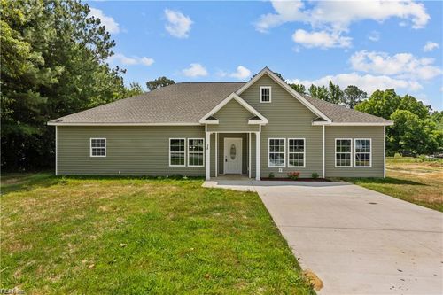 626 W Main St, Waverly, VA, 23890-2632 | Card Image