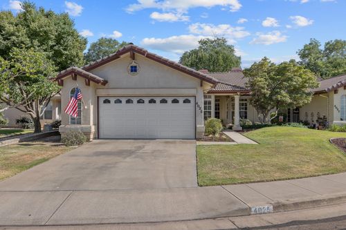 4025 W Hemlock Ct, Visalia, CA, 93277-7030 | Card Image