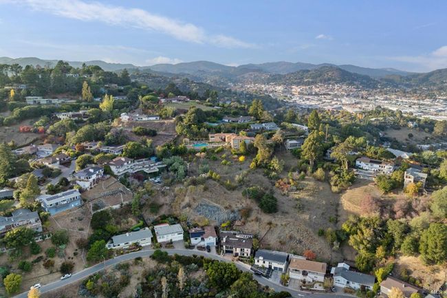 325 Via La Cumbre, House other with 3 bedrooms, 4 bathrooms and 4 parking in Greenbrae CA | Image 42