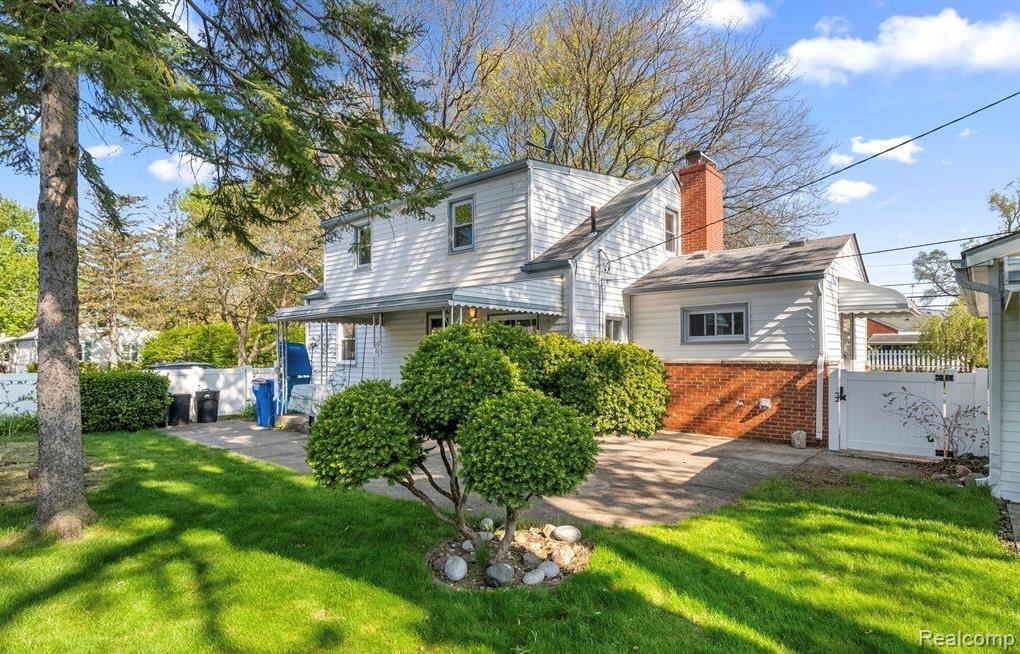 Residential in Dearborn Heights 4
