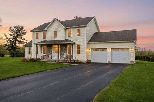 5-A Sawgrass Ln, Southwick, MA, 01077-9834 | Card Image