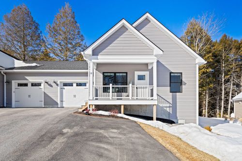 27-27 Youngs Lane, Freeport, ME, 04032 | Card Image