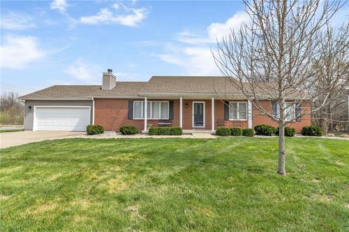 1901 Meadowlane, Kearney, MO, 64060-8730 | Card Image