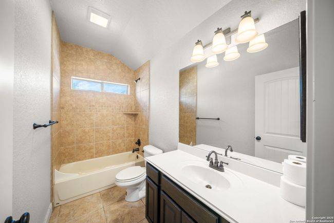 7006 Robin Hood Way, House other with 3 bedrooms, 3 bathrooms and null parking in Schertz TX | Image 24