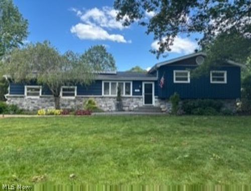 572 Hughes Dr, Tallmadge, OH, 44278-1613 | Card Image