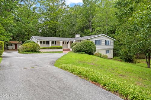 402 Country Club Dr, Jacksonville, NC, 28546-7421 | Card Image