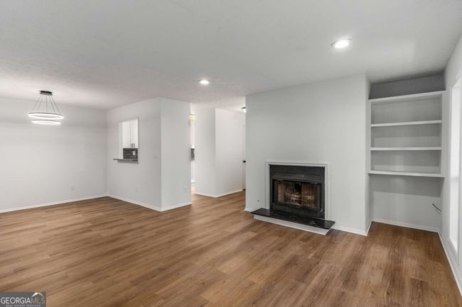 1003 Cumberland Ct Se, Condo with 2 bedrooms, 1 bathrooms and 2 parking in Smyrna GA | Image 5