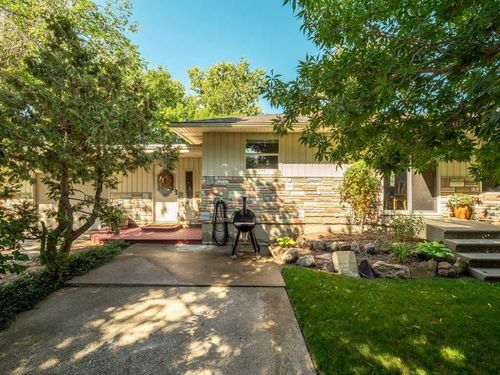 2212 13 Street, Coaldale, AB, T1M1C7 | Card Image