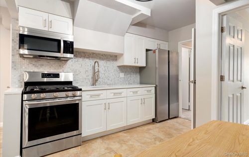 1-25 College Point Blvd, Flushing, NY, 11354-1041 | Card Image