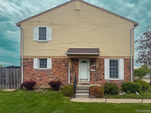 36721 Park Place Dr, Sterling Heights, MI, 48310-4226 | Card Image