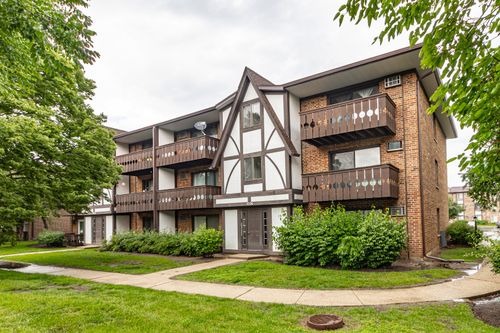4-1004 Centurion Ln, Vernon Hills, IL, 60061-1149 | Card Image