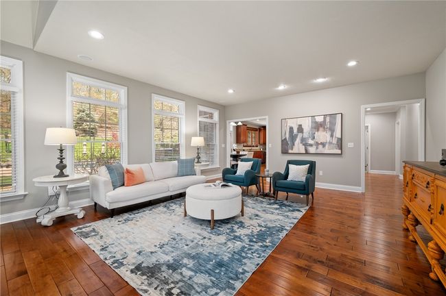 205 Erin Dr, House other with 5 bedrooms, 5 bathrooms and 3 parking in Cranberry Twp PA | Image 11