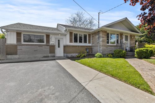 302 Main St E, Grimsby, ON, L3M1P8 | Card Image