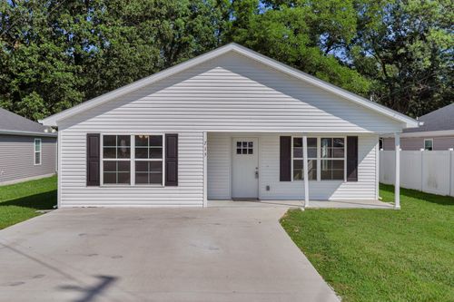 715 E Lincoln St, Tullahoma, TN, 37388-3850 | Card Image