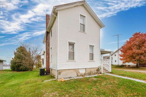 30 N Perry St, New Riegel, OH, 44853-9776 | Card Image