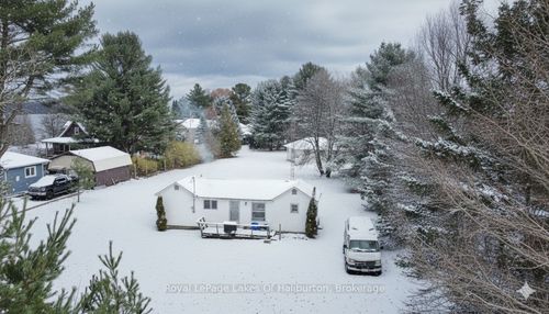 1080 St Peters Rd, Algonquin Highlands, ON, K0M1S0 | Card Image