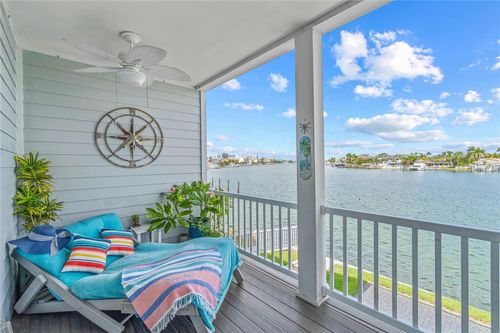 121 99th Ave, TREASURE ISLAND, FL, 33706-3207 | Card Image